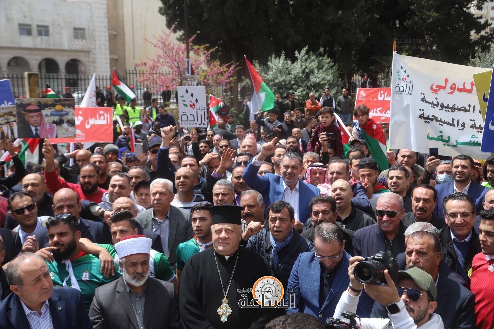 Madar Al-Saa Images 0.008235509496614224