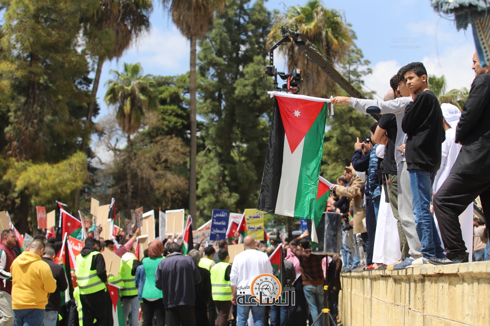 Madar Al-Saa Images 0.47362853317166254