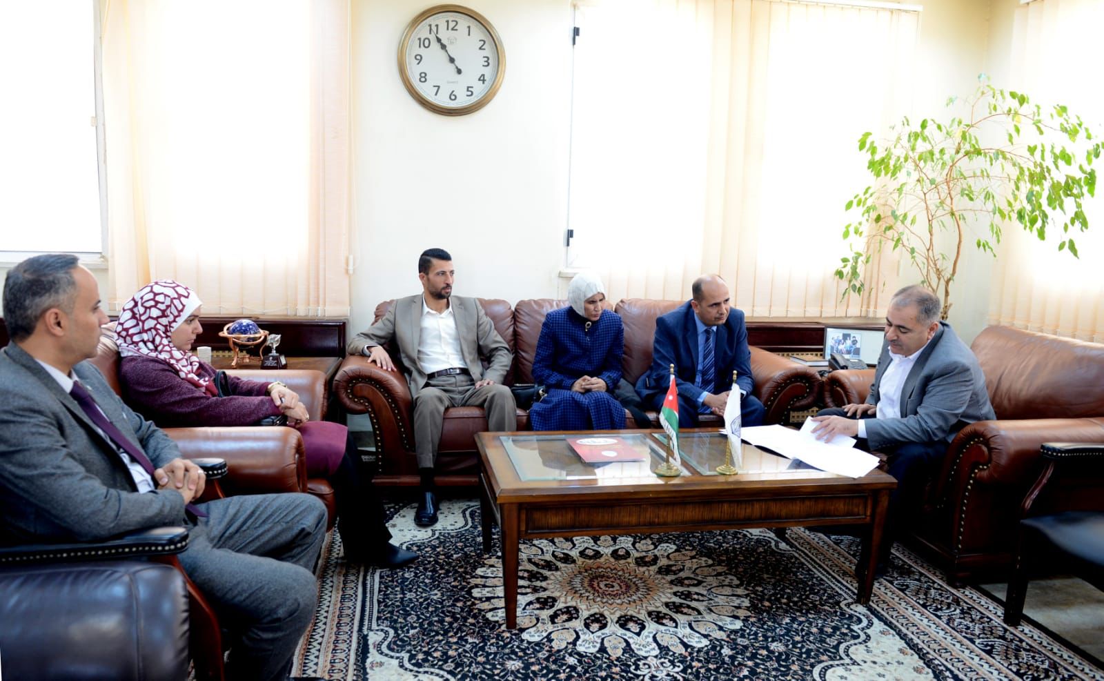 Madar Al-Saa Images 0.7981615466586289