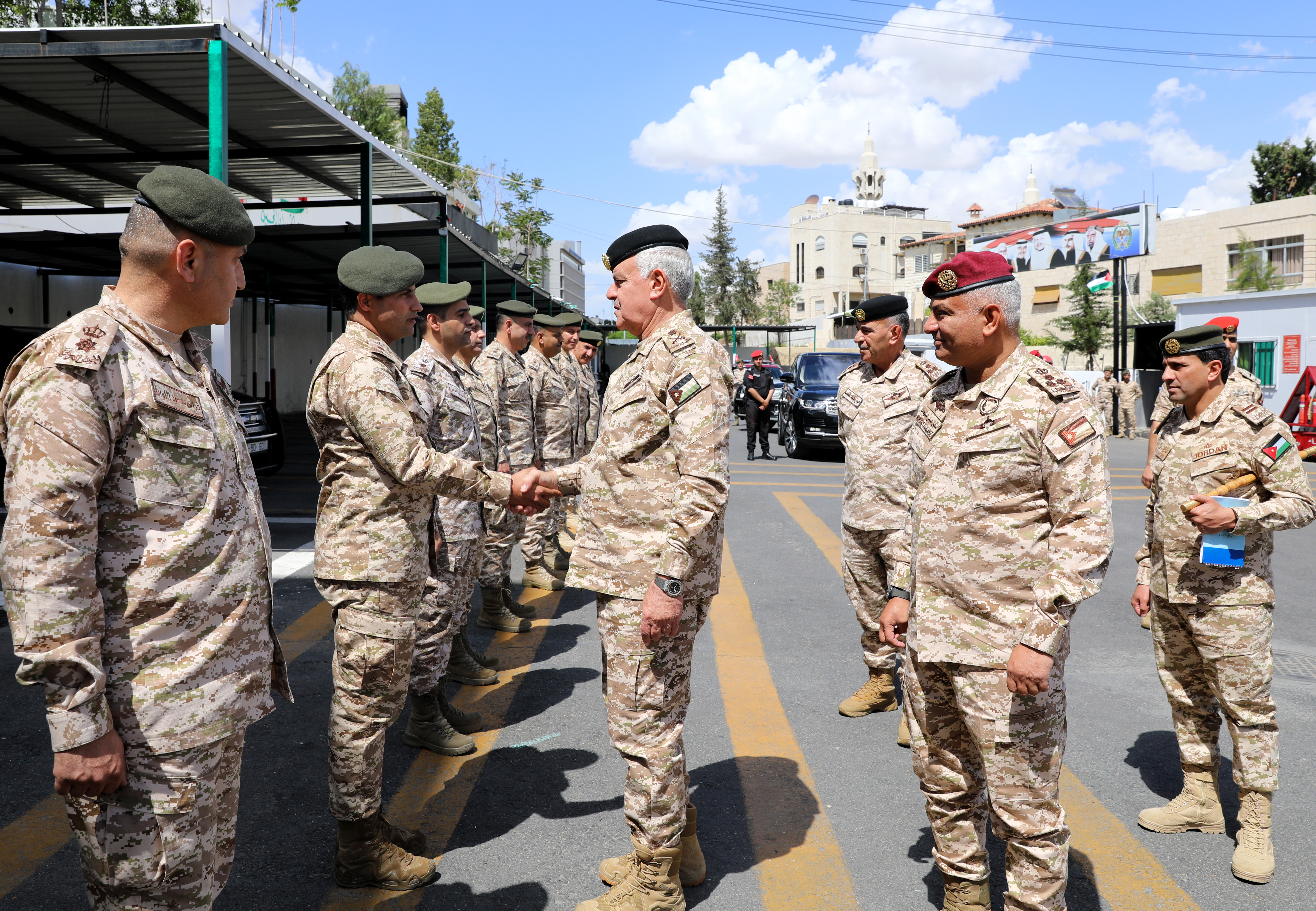 Madar Al-Saa Images 0.5716337675827283