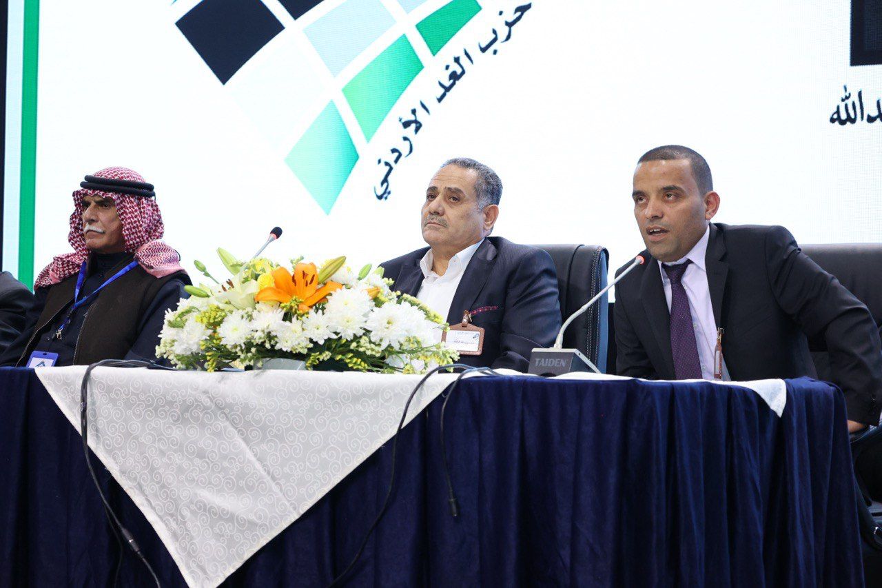 Madar Al-Saa Images 0.15735947852958931