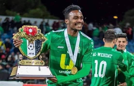 مدافع منتخبنا الوطني عبدالله نصيب 