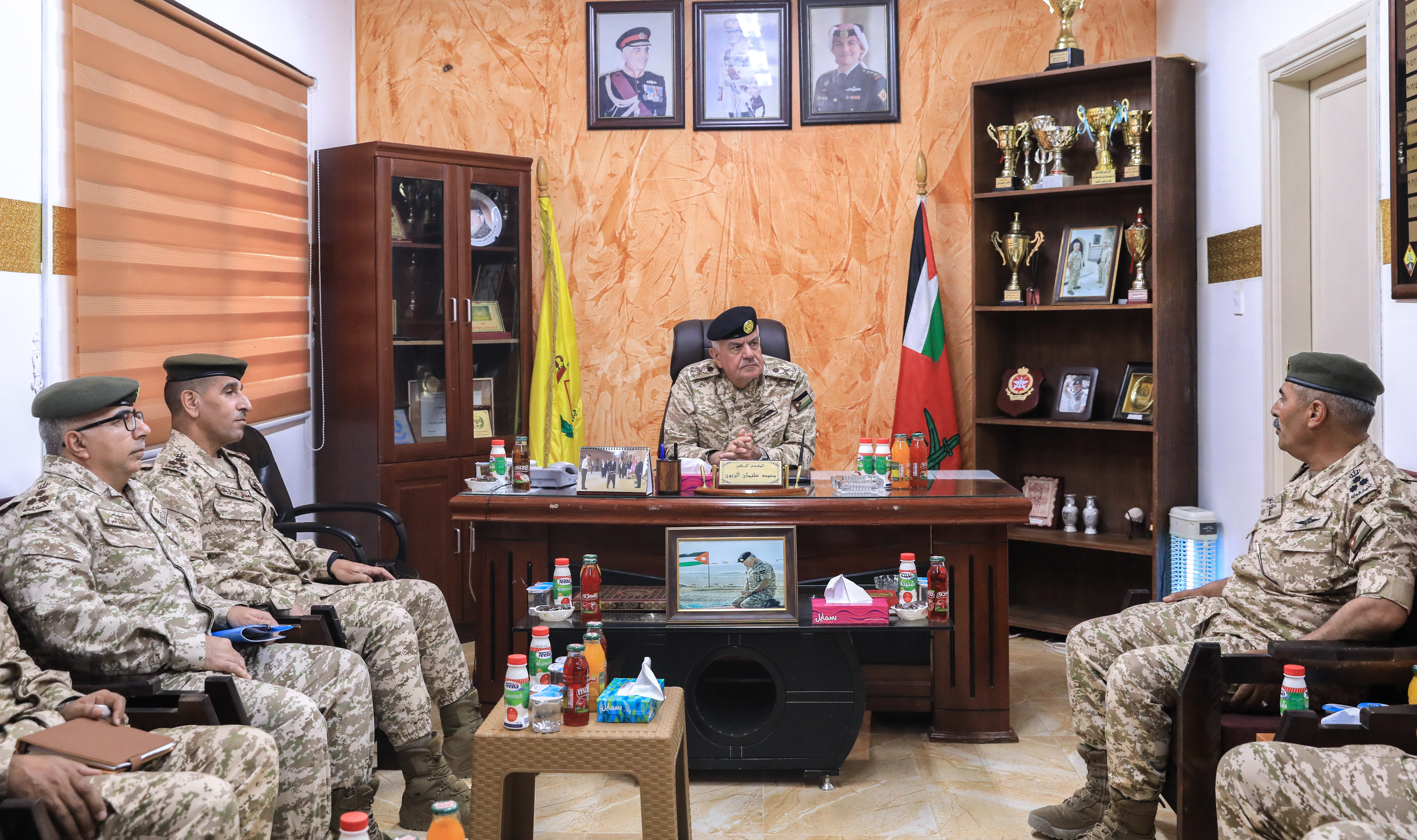 Madar Al-Saa Images 0.9397189268981108