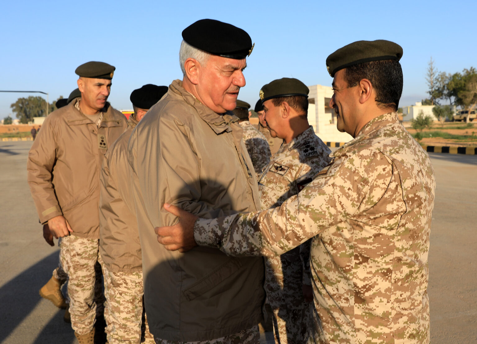 Madar Al-Saa Images 0.6158221506705805