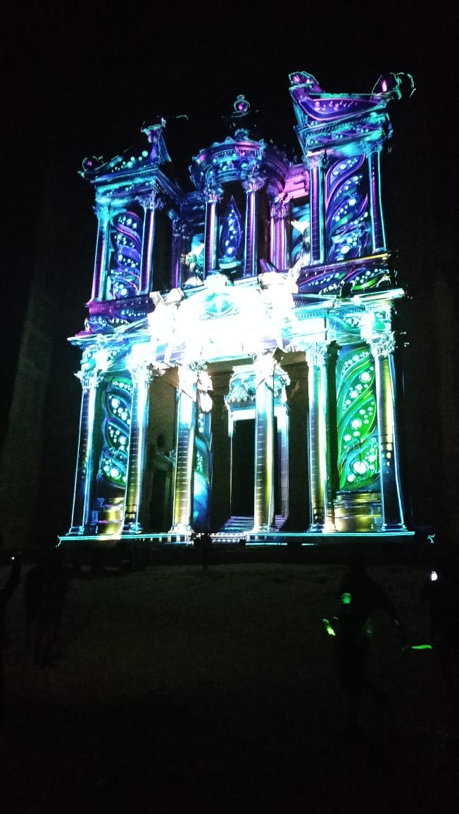 Madar Al-Saa Images 0.8889117019962907