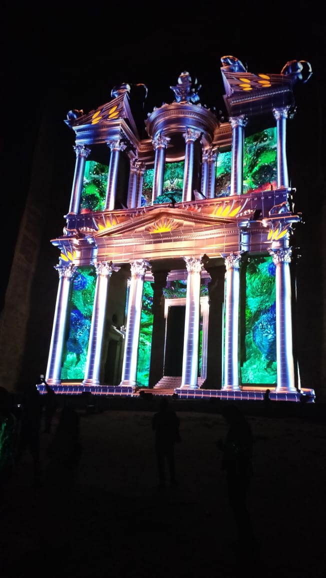 Madar Al-Saa Images 0.36103644465251494