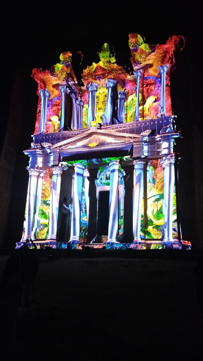 Madar Al-Saa Images 0.6783797790075282