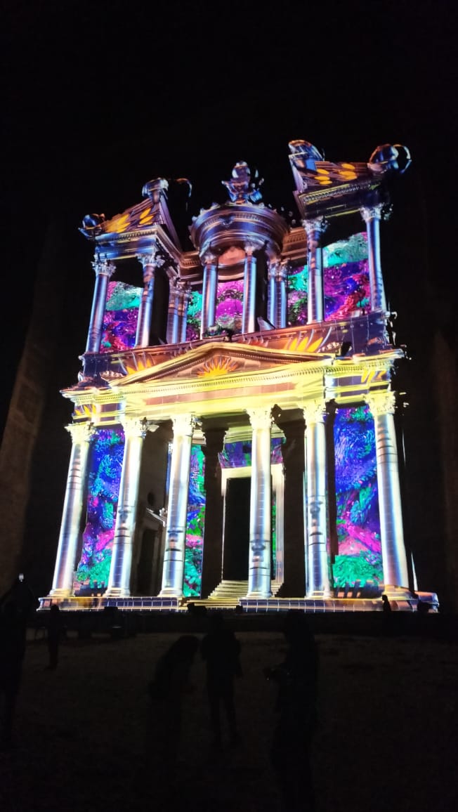 Madar Al-Saa Images 0.4510426137436402