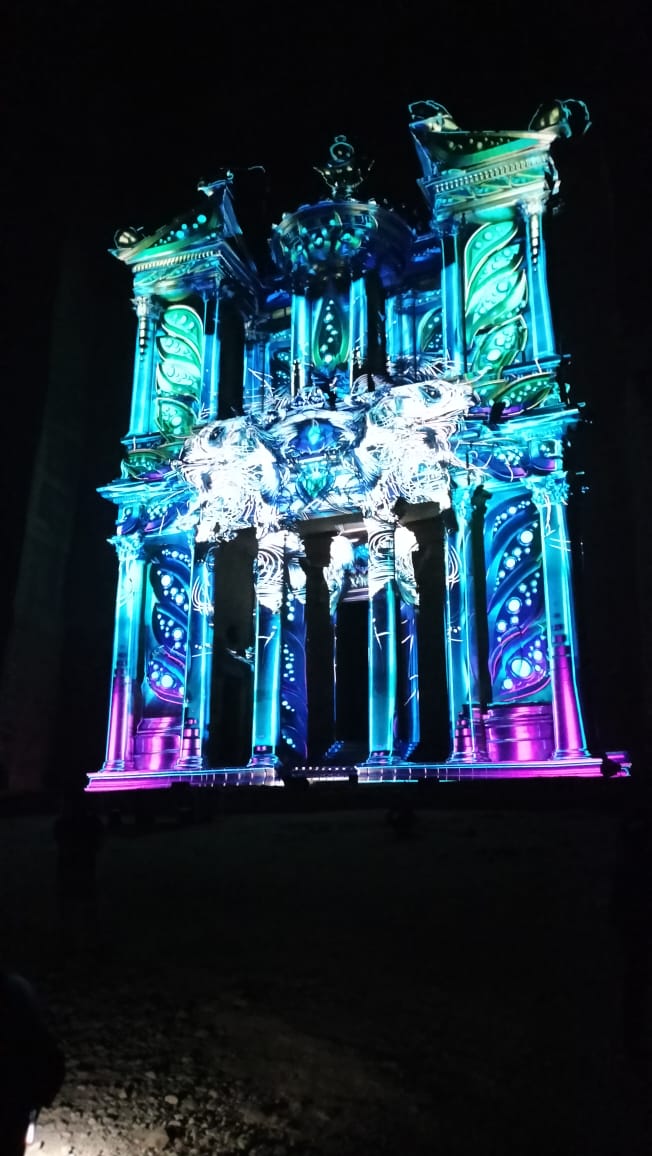 Madar Al-Saa Images 0.5448143847763266