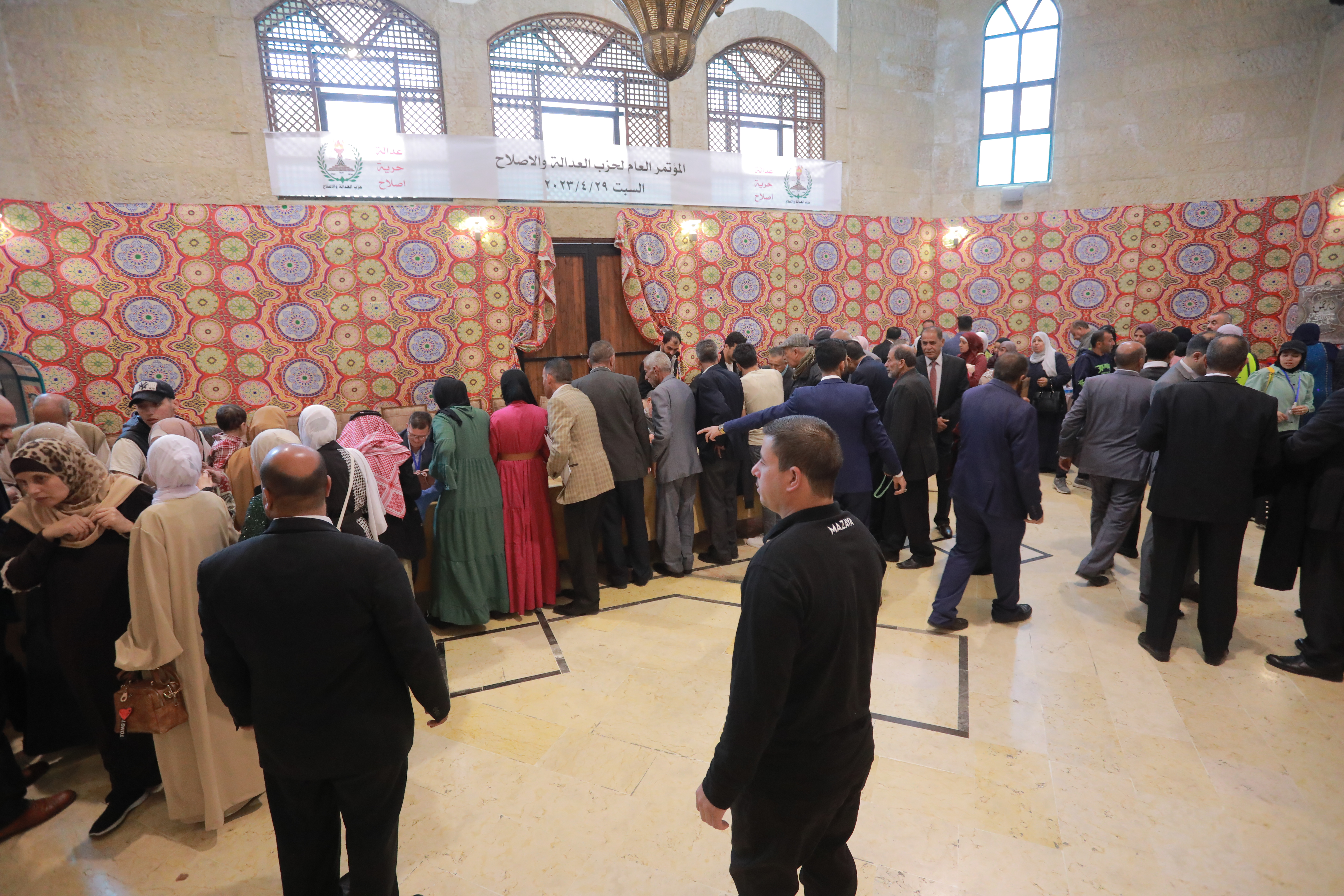 Madar Al-Saa Images 0.5486689275112944