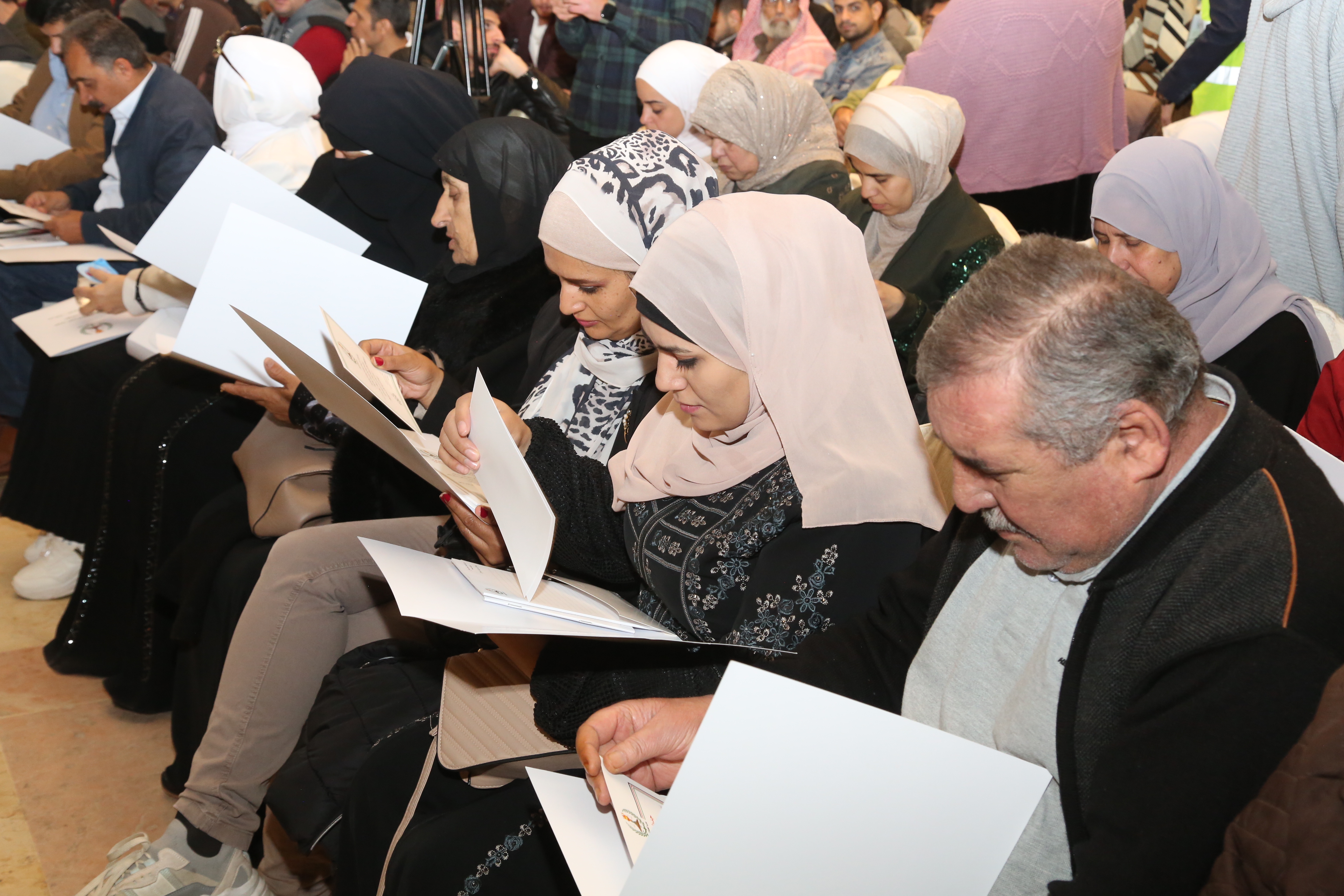 Madar Al-Saa Images 0.33827811669848895