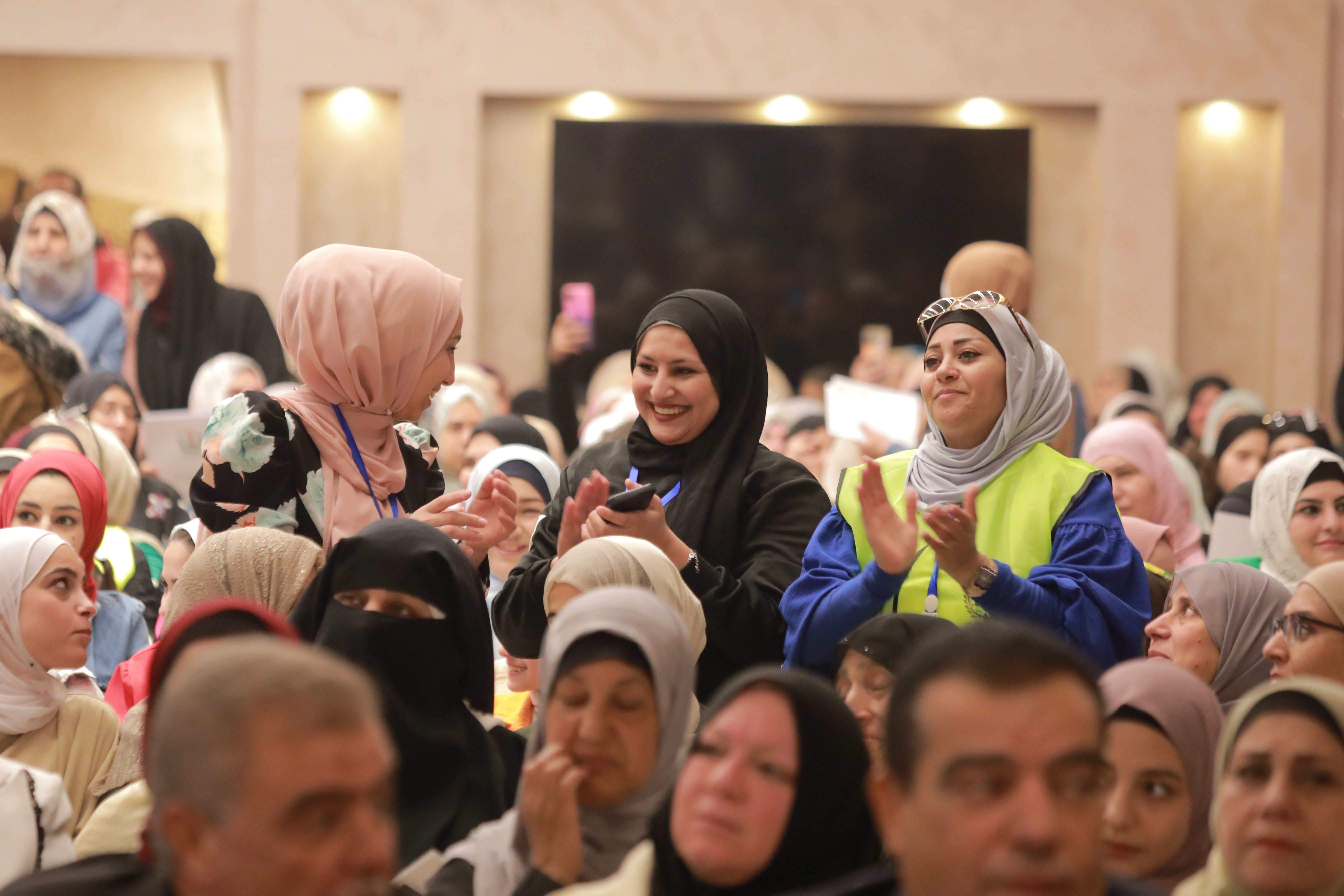 Madar Al-Saa Images 0.5389319178548819