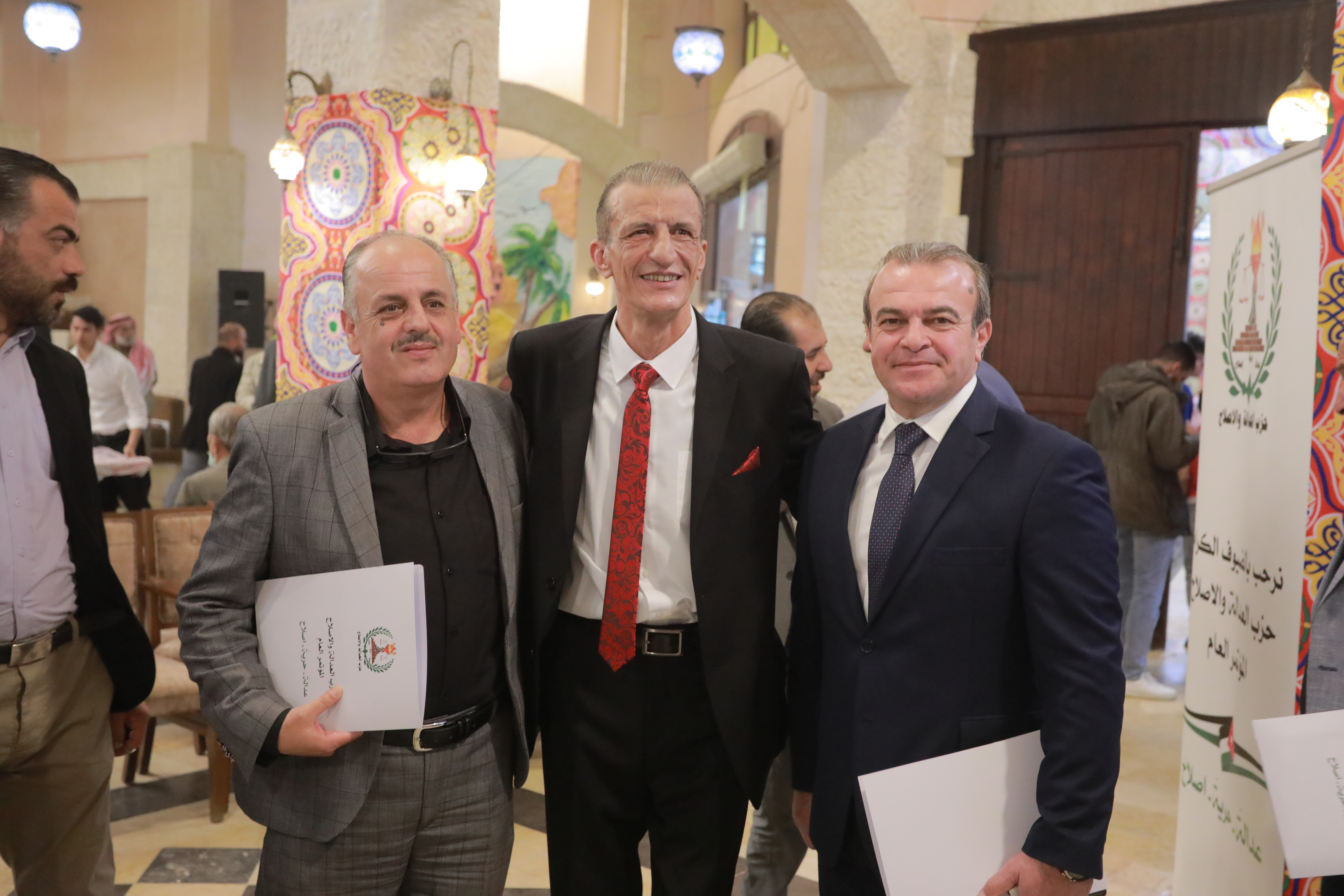 Madar Al-Saa Images 0.1366141376657779