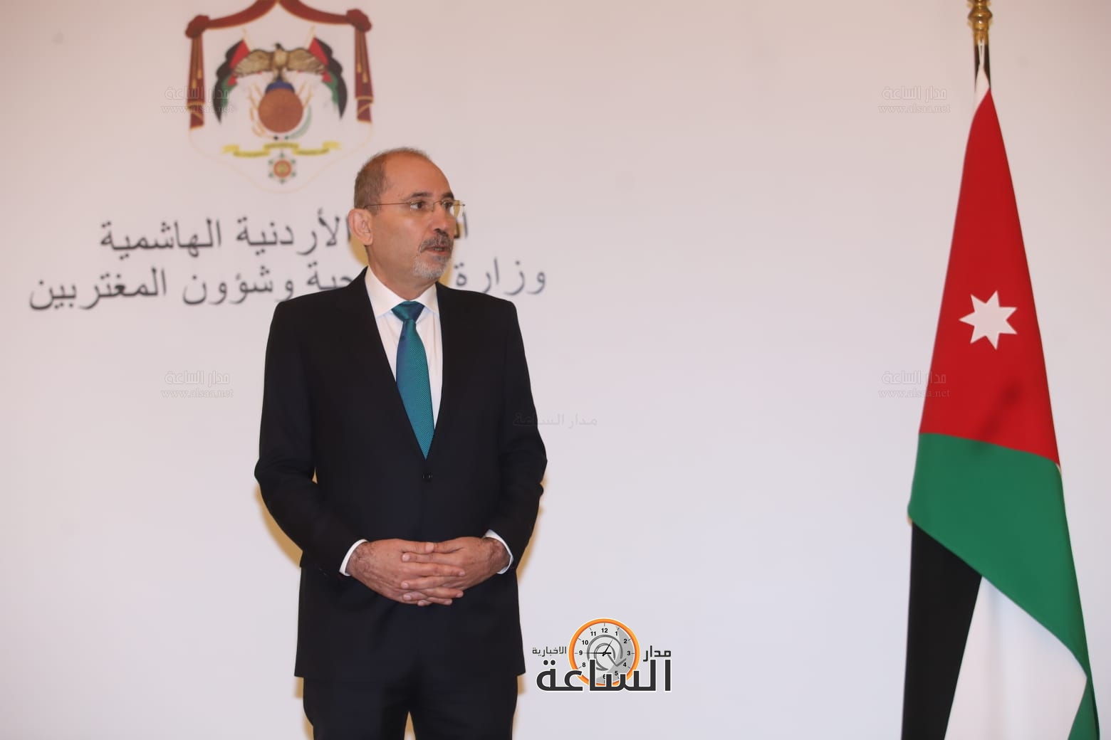 Madar Al-Saa Images 0.012607494596060809