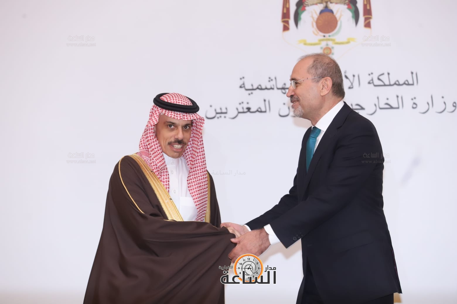 Madar Al-Saa Images 0.6151182905233765