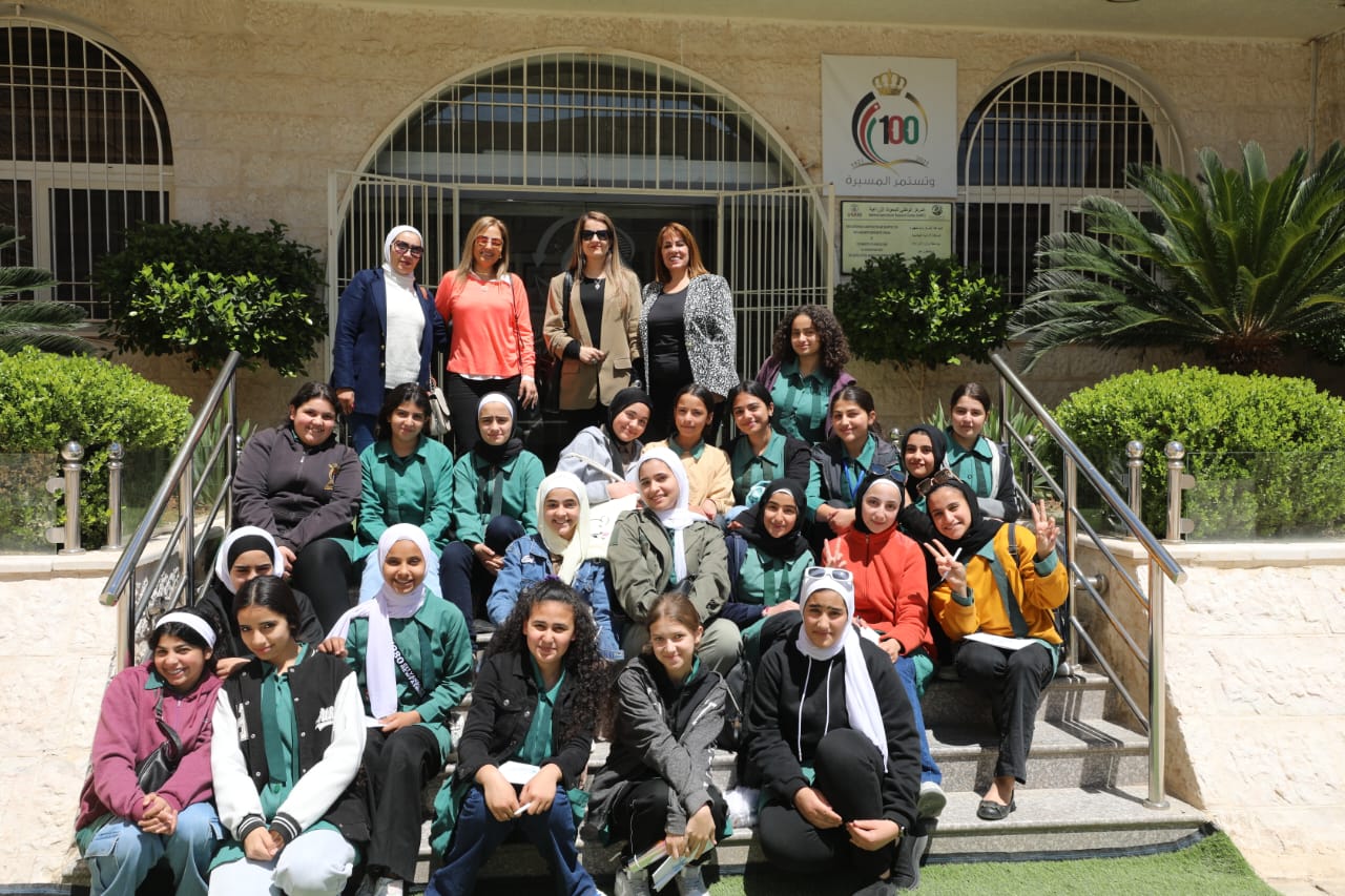 Madar Al-Saa Images 0.2308238669118321