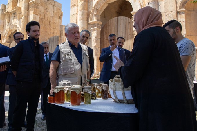 Madar Al-Saa Images 0.04087599966977562