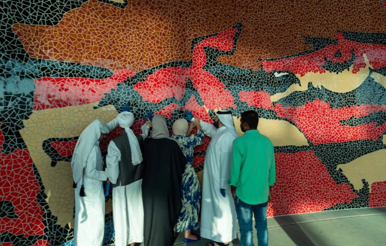 Madar Al-Saa Images 0.42945440881845864