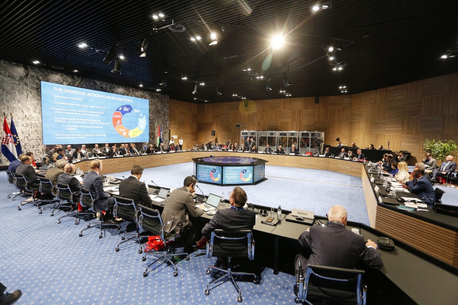 Madar Al-Saa Images 0.30698703451186793