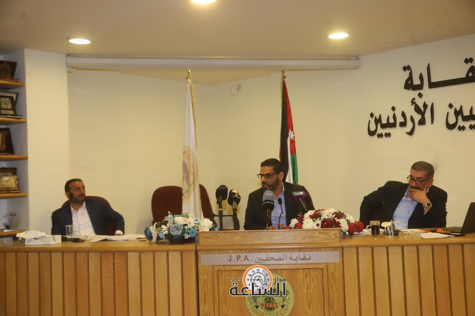 Madar Al-Saa Images 0.2102484845646828