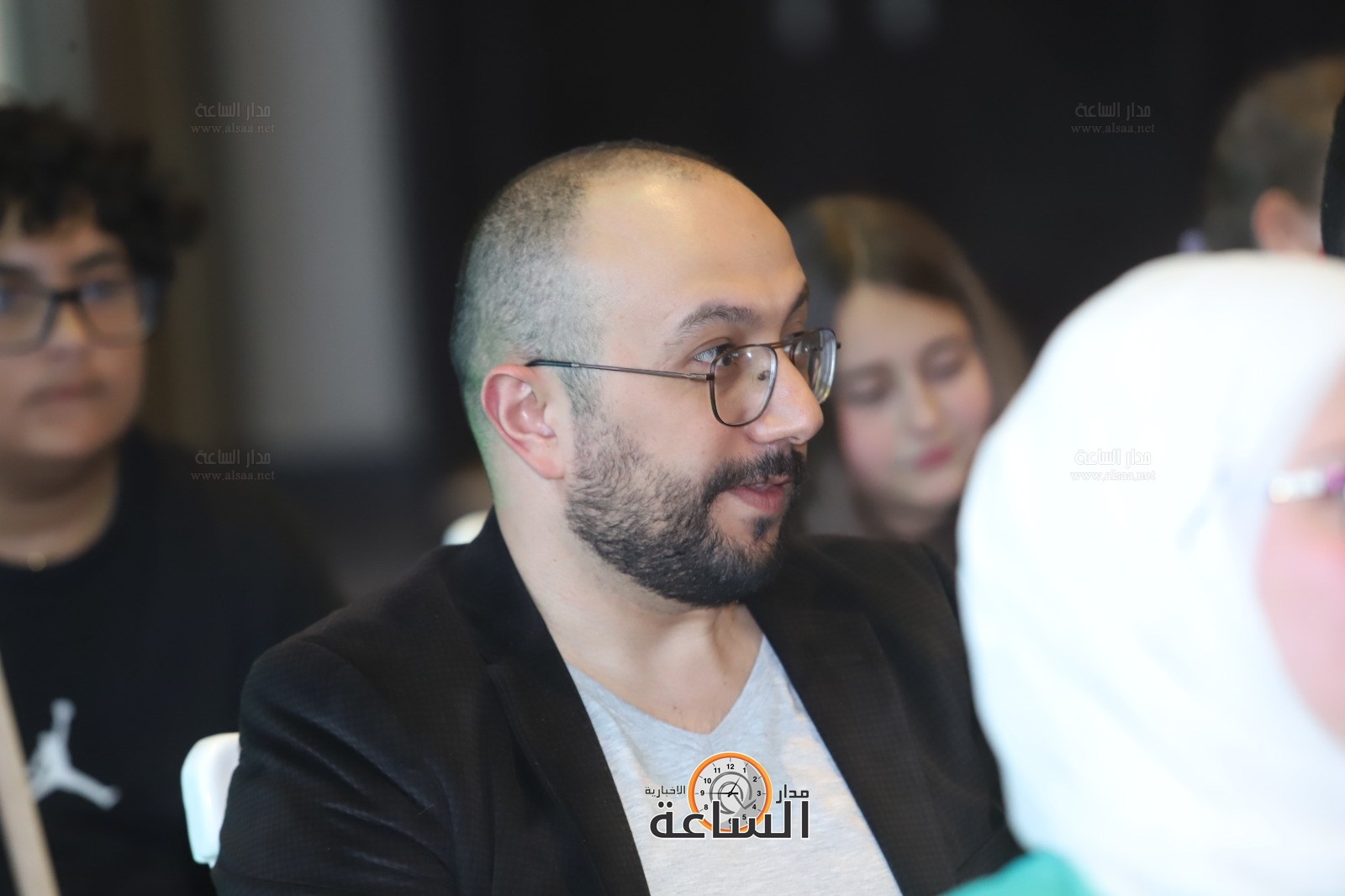 Madar Al-Saa Images 0.5722415136161133