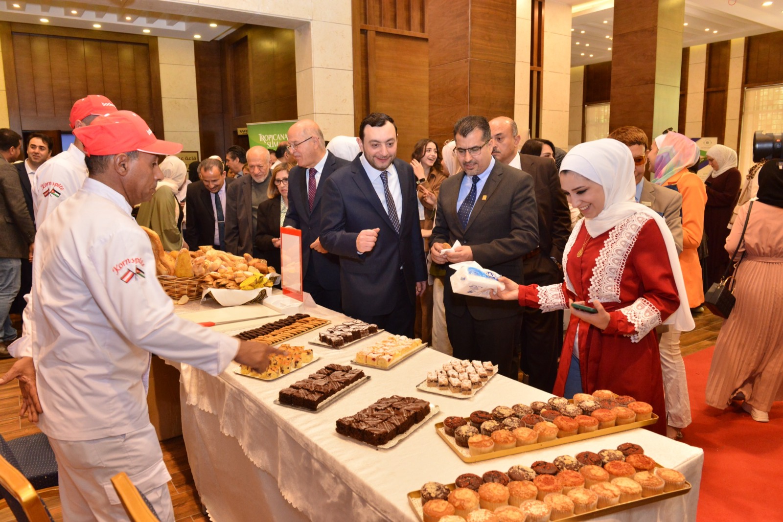 Madar Al-Saa Images 0.35363104687680513