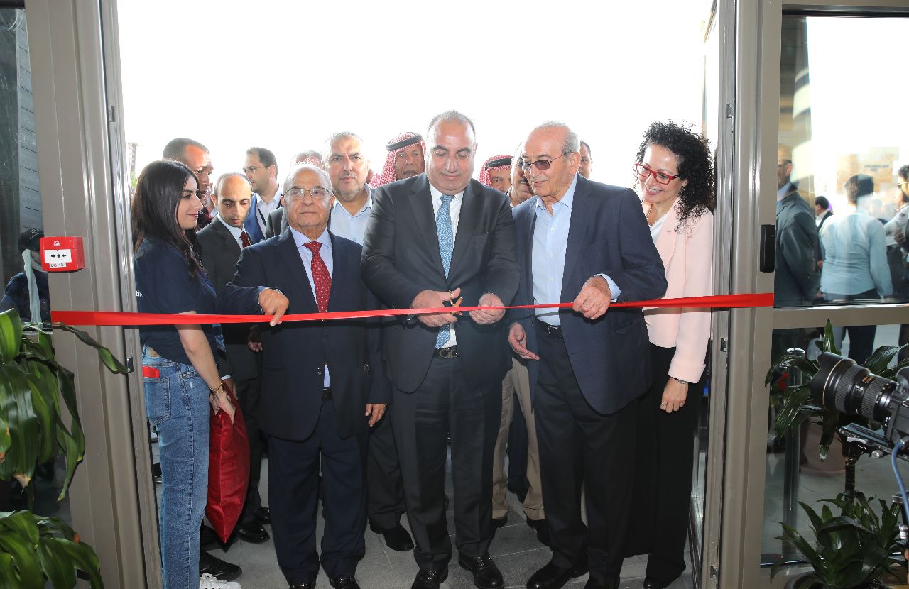 Madar Al-Saa Images 0.9282692845157401