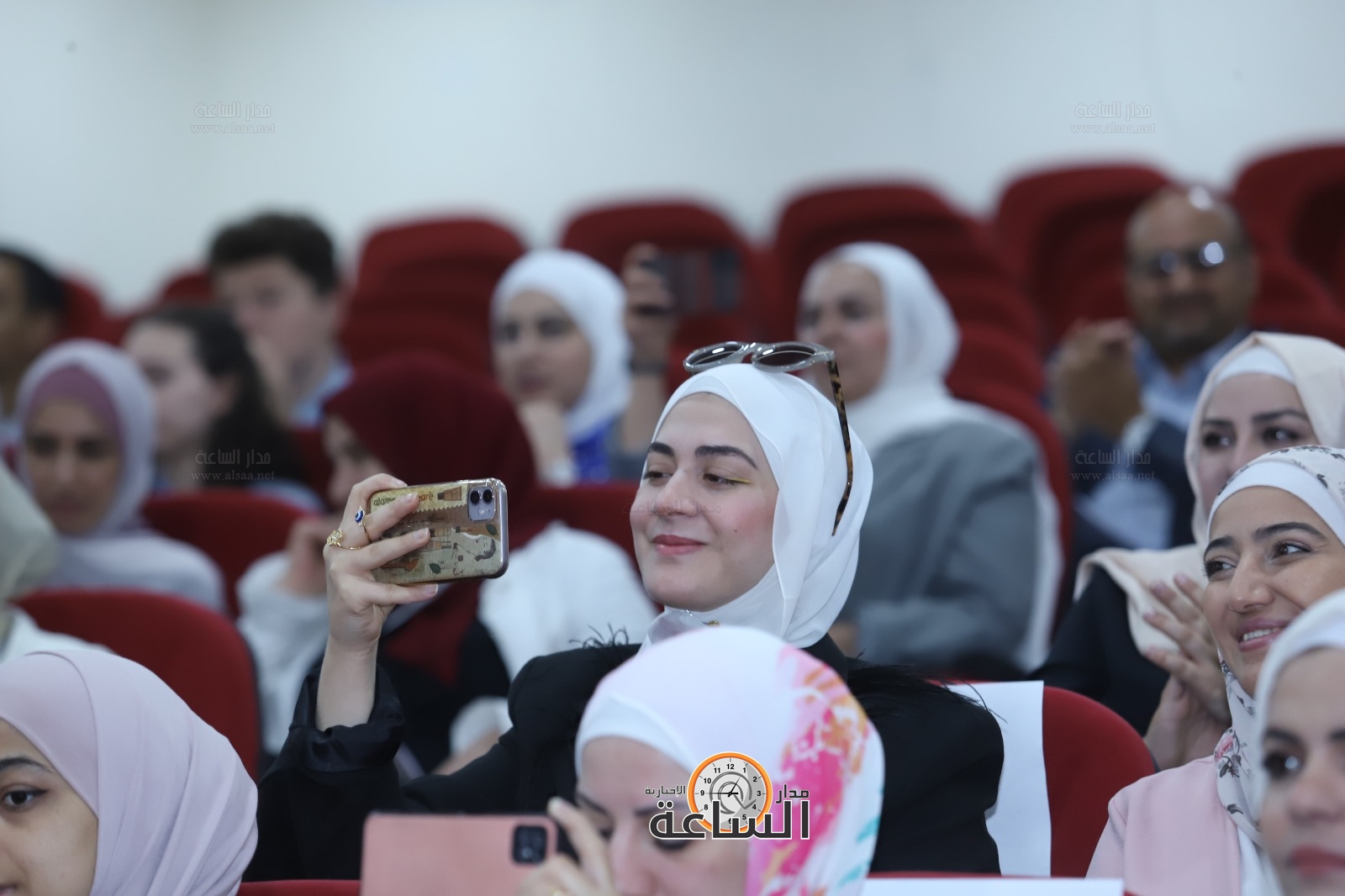 Madar Al-Saa Images 0.7094802288214335