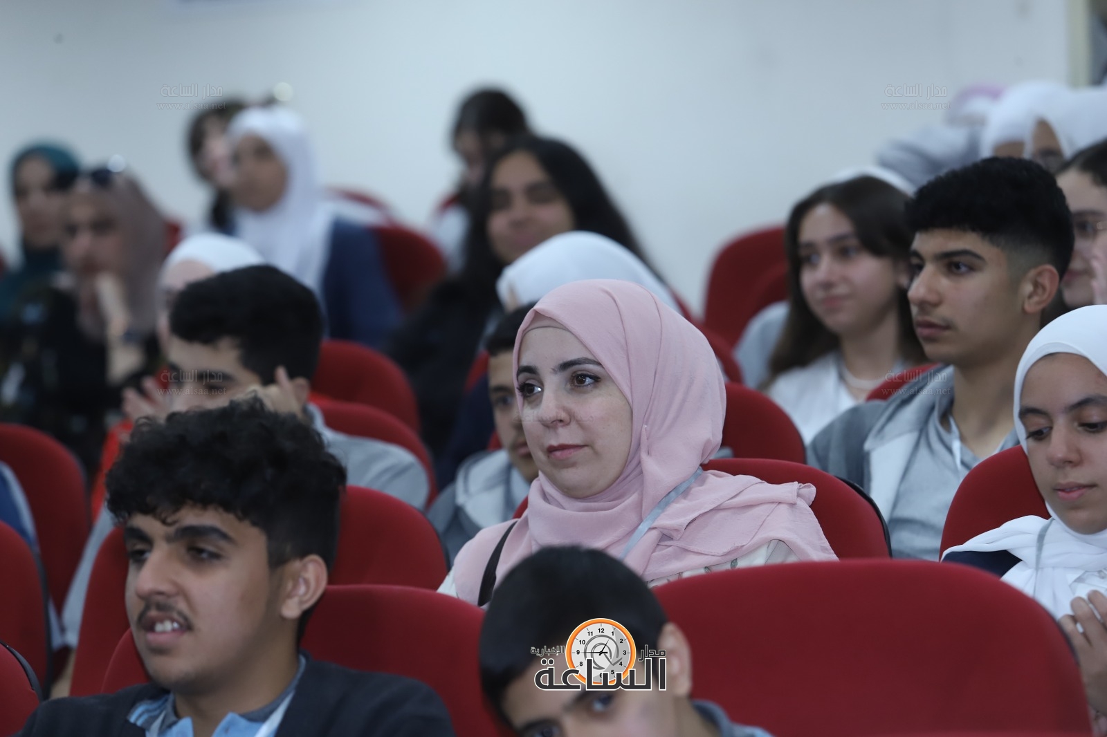 Madar Al-Saa Images 0.8991347968012318