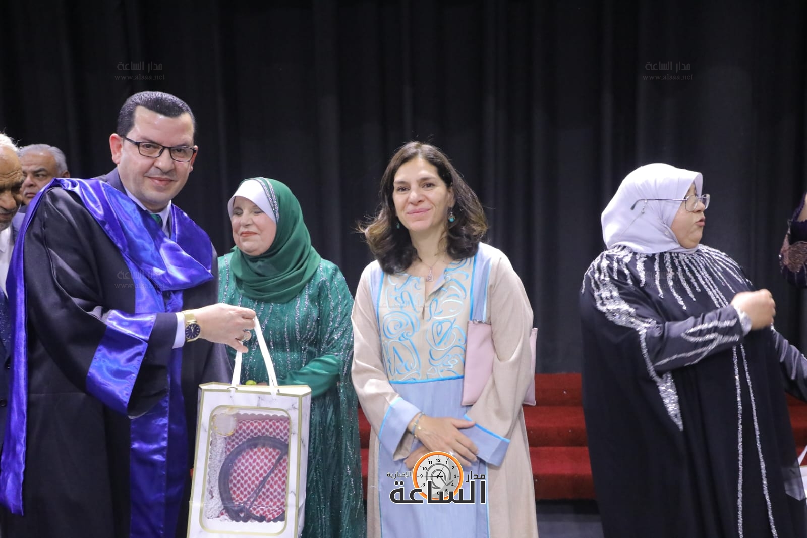 Madar Al-Saa Images 0.8707221771985512