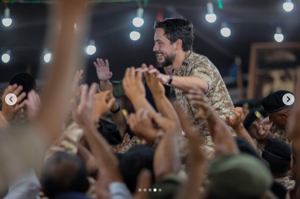 Madar Al-Saa Images 0.7123031213861106