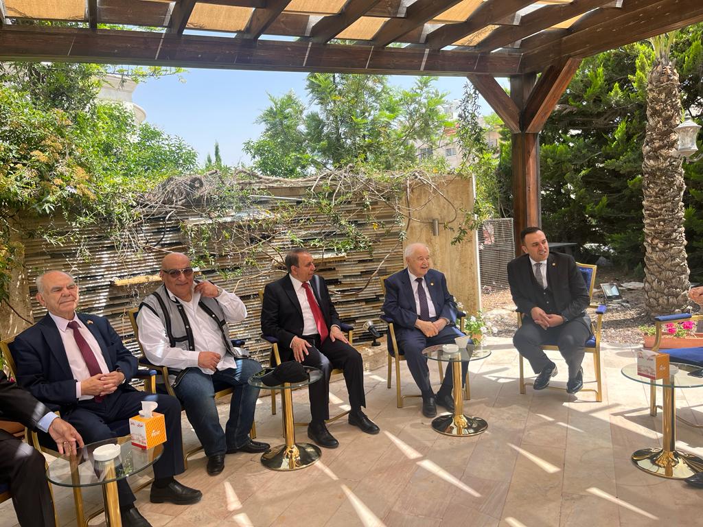 Madar Al-Saa Images 0.09361369871640135