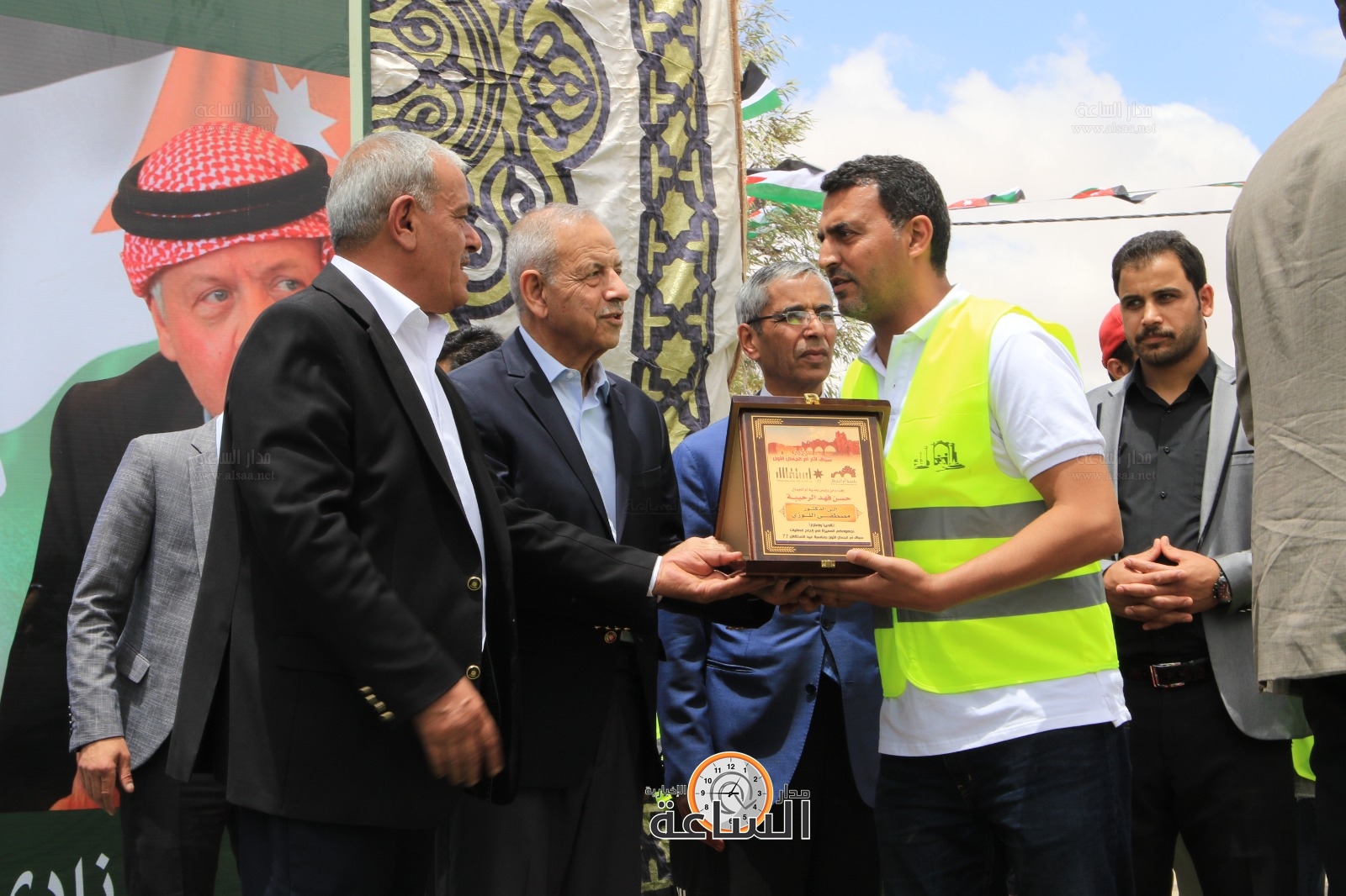 Madar Al-Saa Images 0.9152885478879418