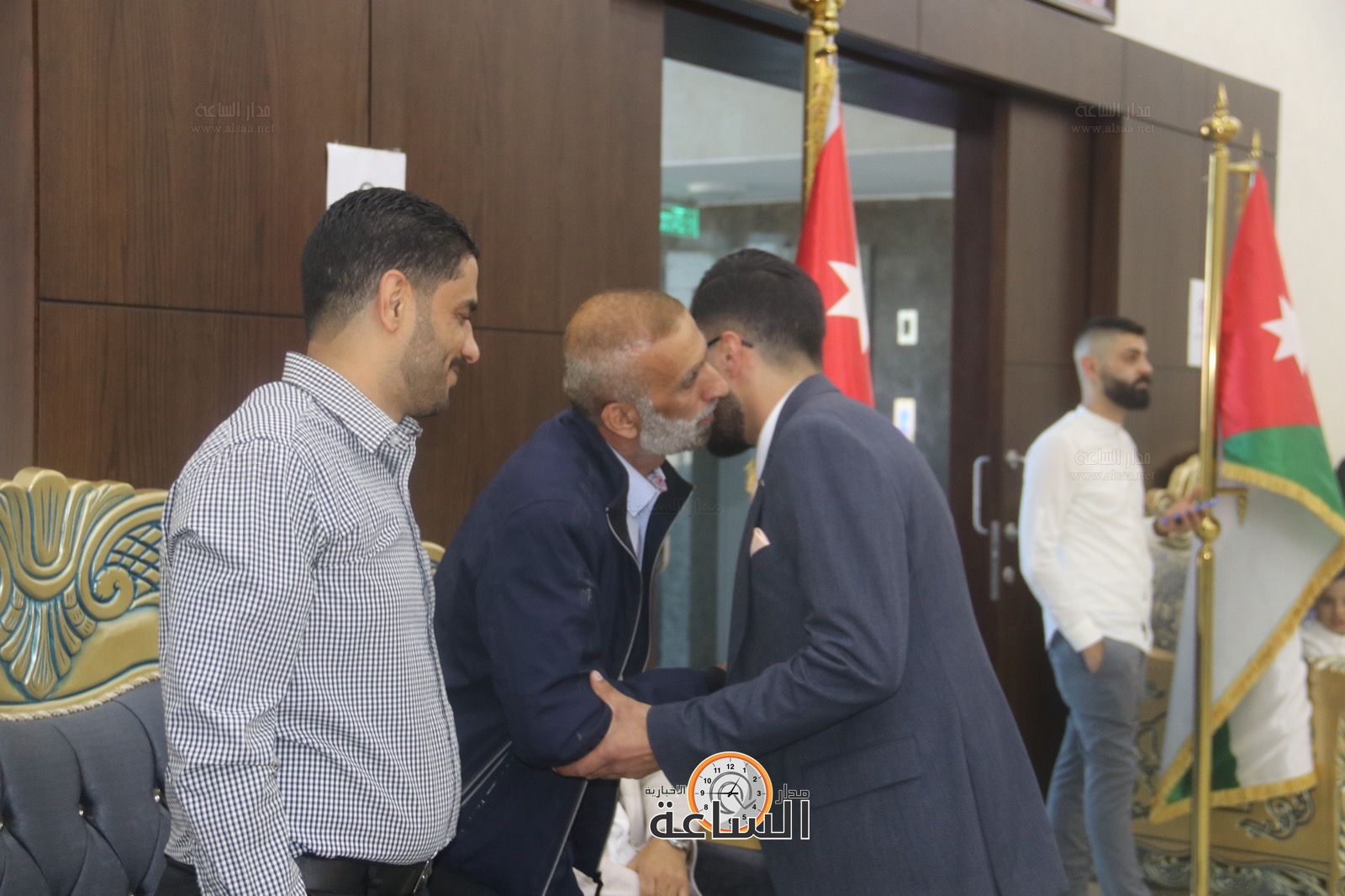 Madar Al-Saa Images 0.42049735176992176