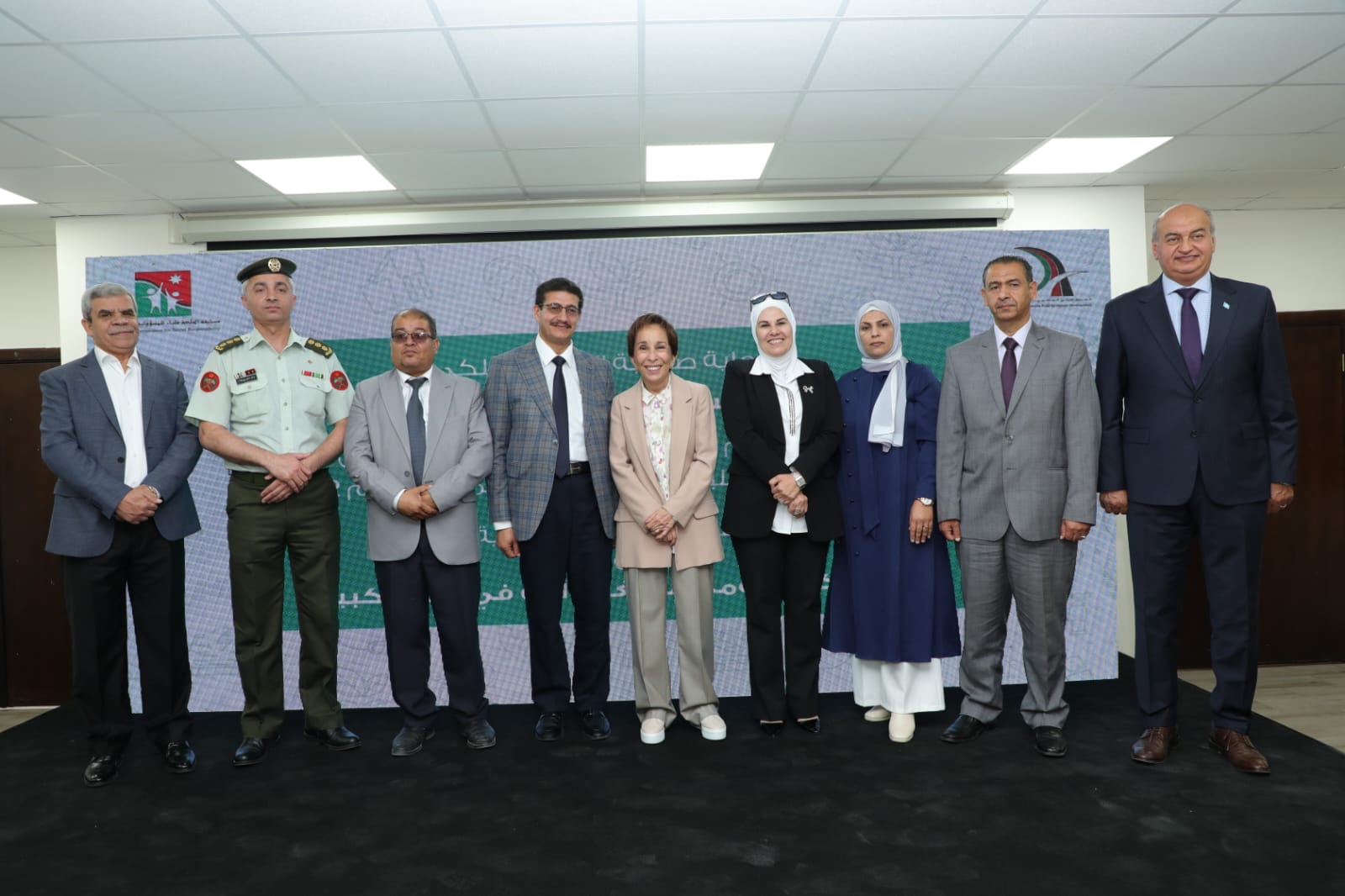 Madar Al-Saa Images 0.6514348623700497