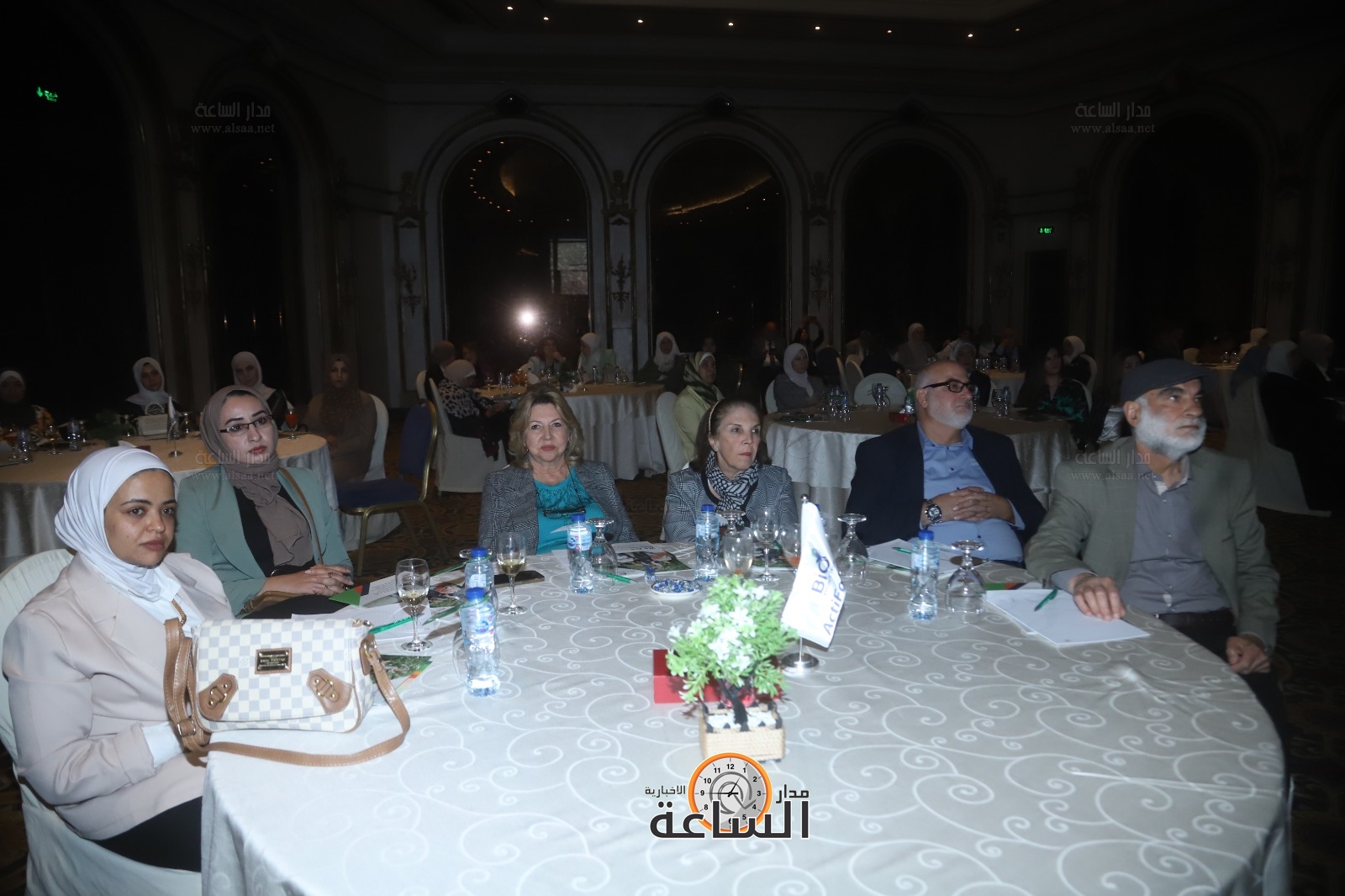 Madar Al-Saa Images 0.9995506659104576