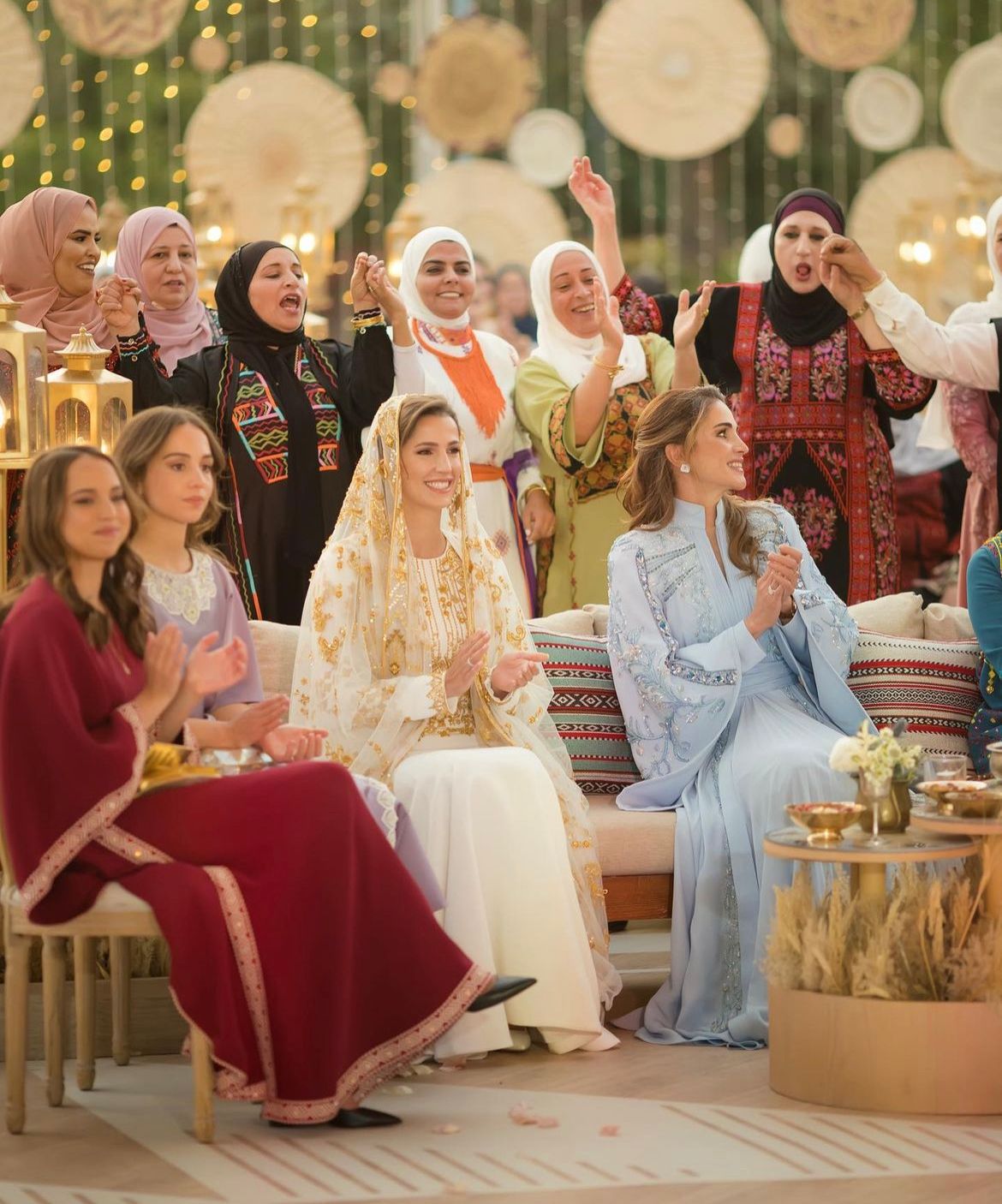 Madar Al-Saa Images 0.8415499355122305