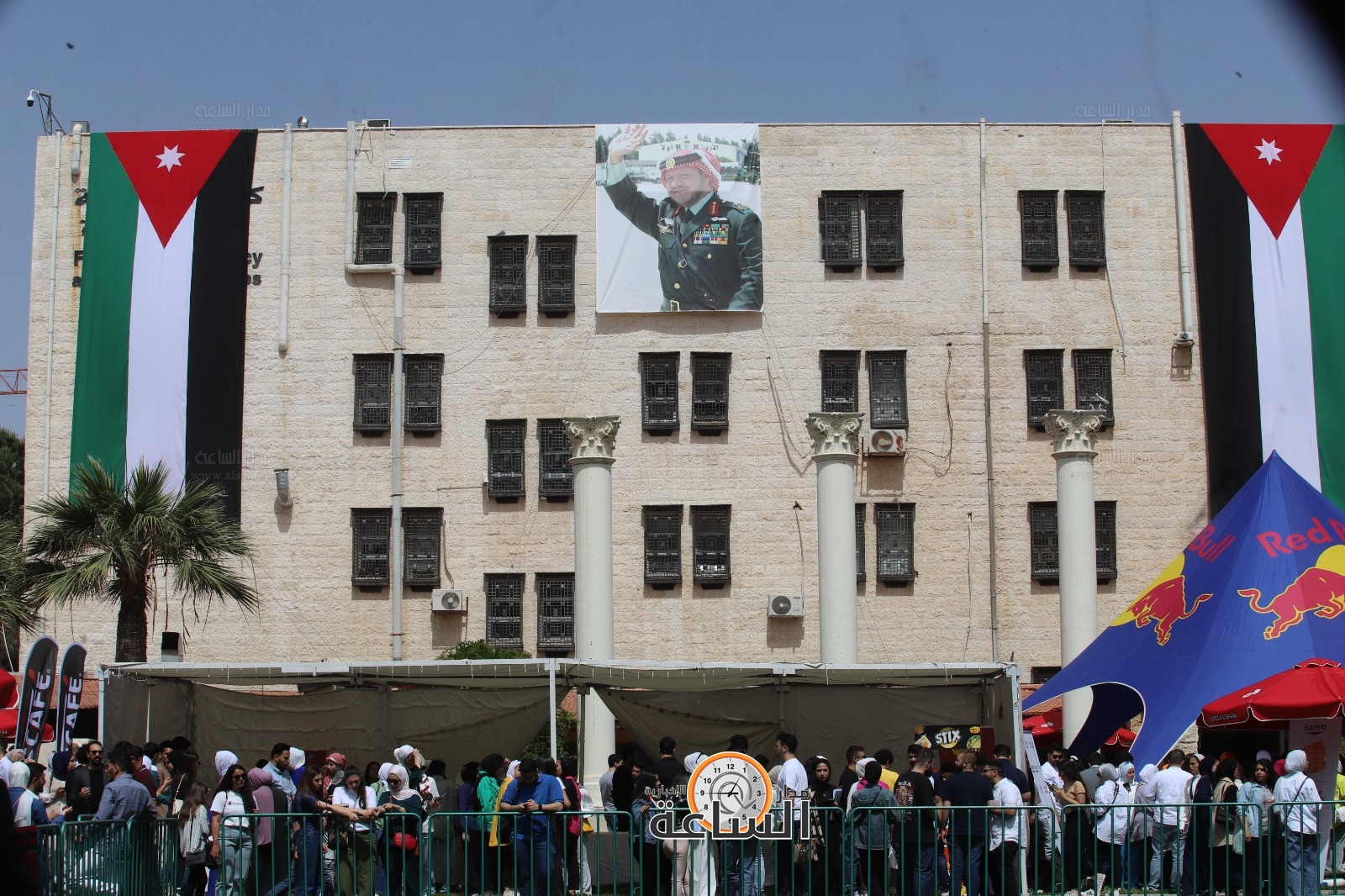 Madar Al-Saa Images 0.8903935221979218