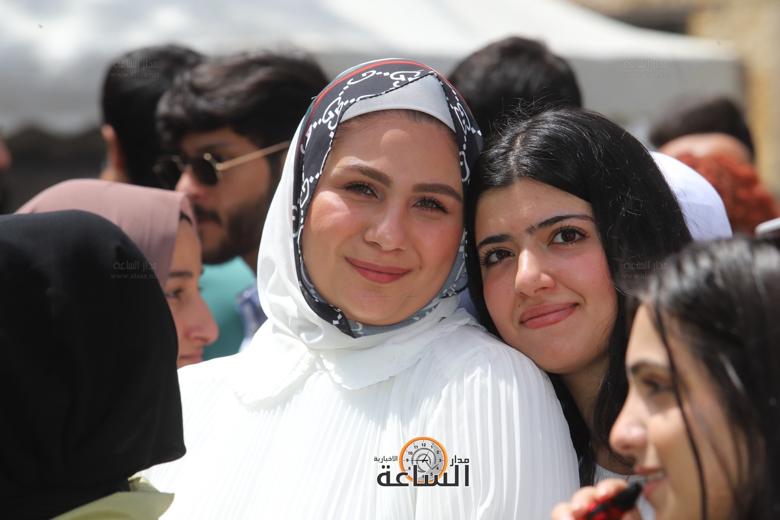 Madar Al-Saa Images 0.47398338369127146