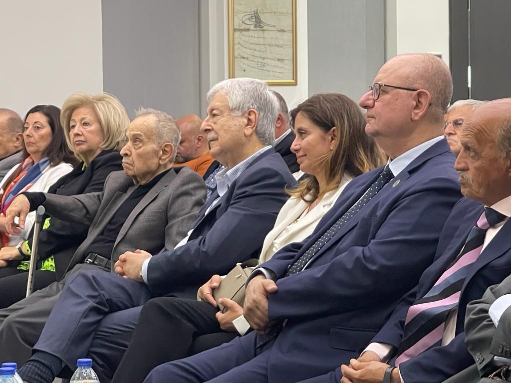 Madar Al-Saa Images 0.901168512218945