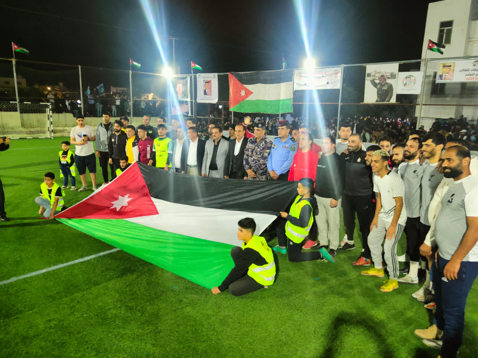 Madar Al-Saa Images 0.08930203796019032