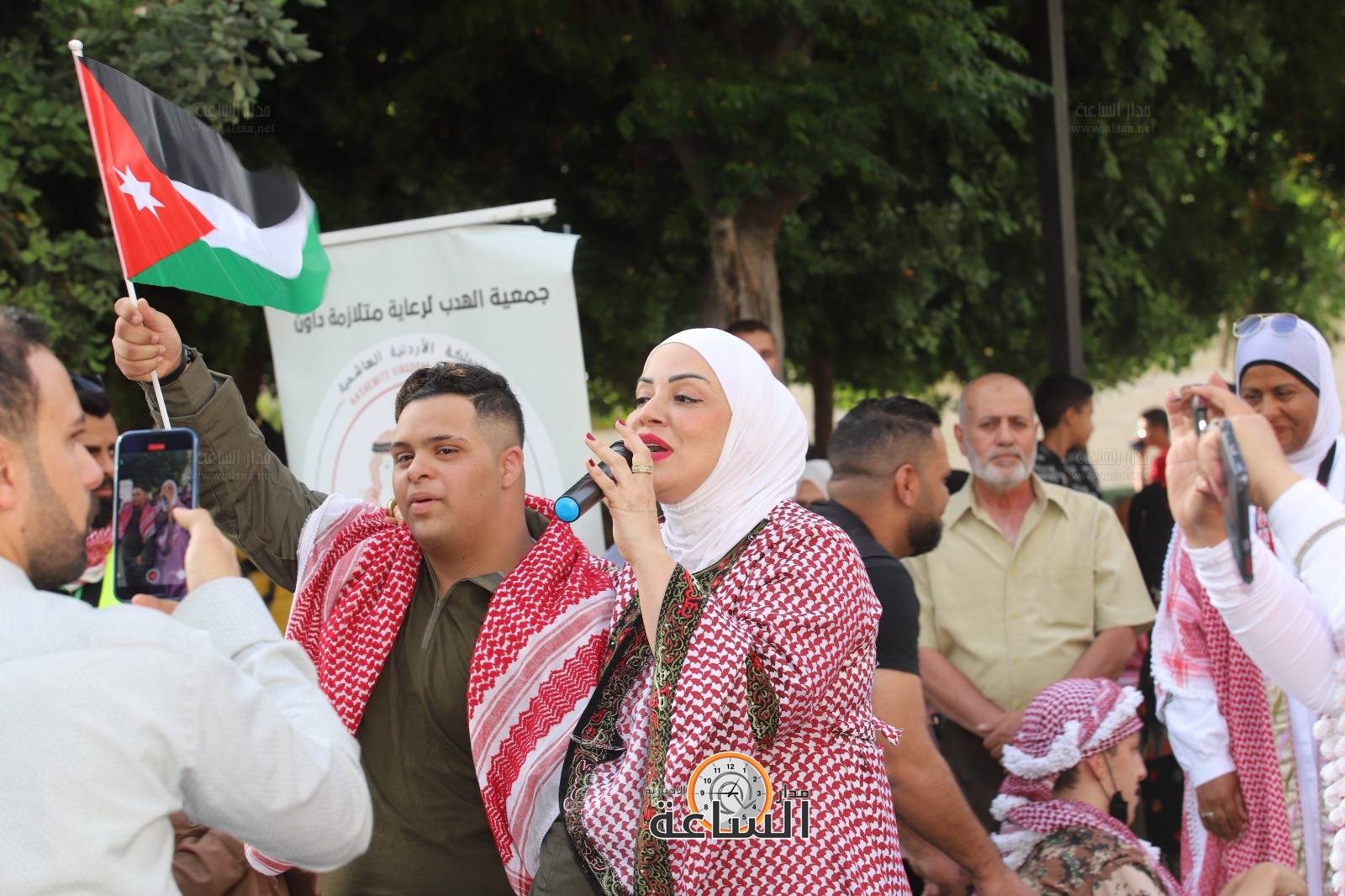 Madar Al-Saa Images 0.42113676439701453