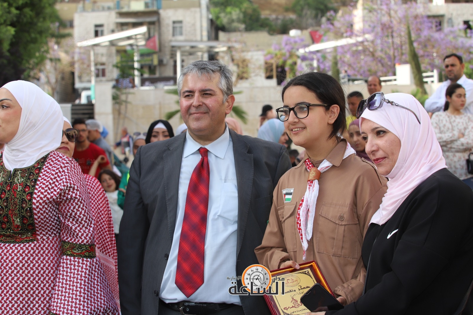 Madar Al-Saa Images 0.6792860135737353