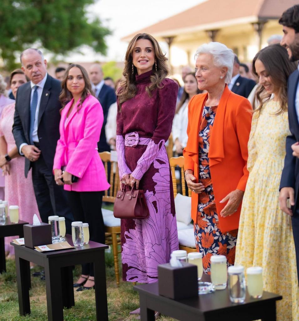 Madar Al-Saa Images 0.20006143156796552