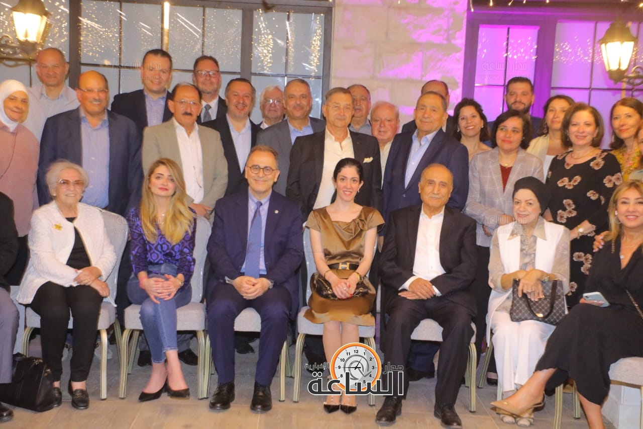 Madar Al-Saa Images 0.35224763867393427