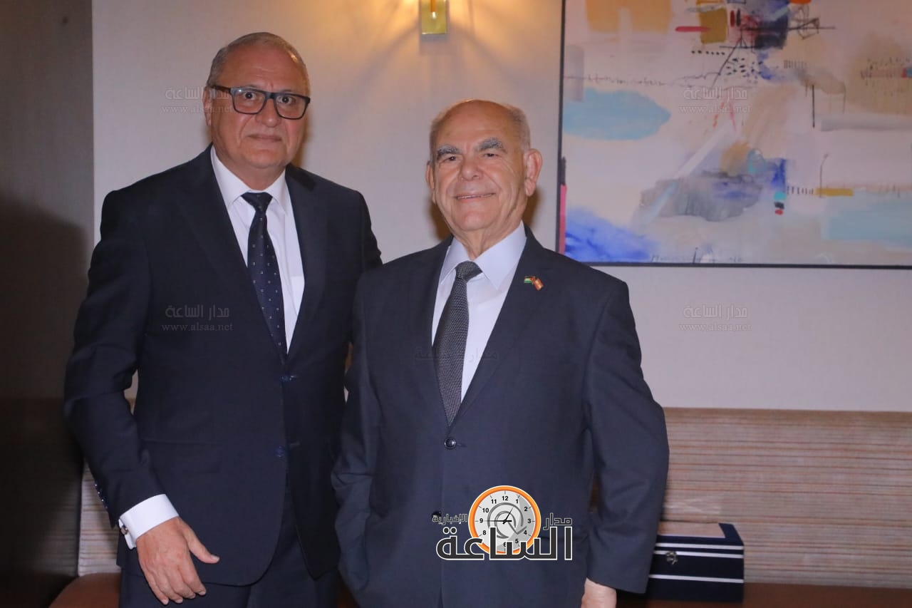 Madar Al-Saa Images 0.08798943355294075