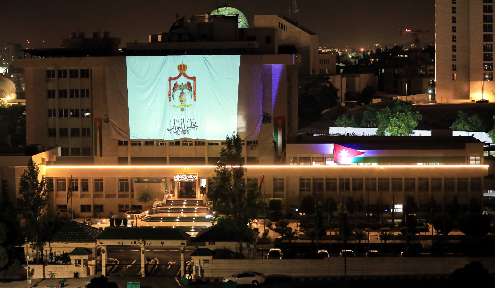 Madar Al-Saa Images 0.337103394181576