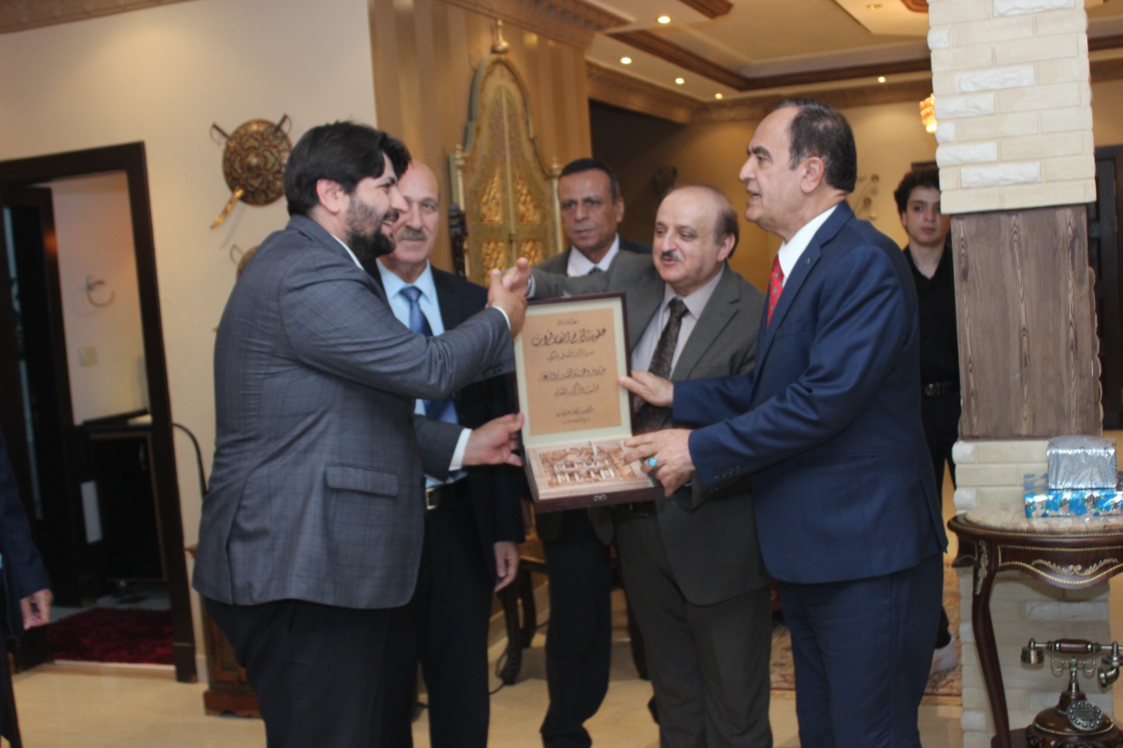 Madar Al-Saa Images 0.9610461994601498