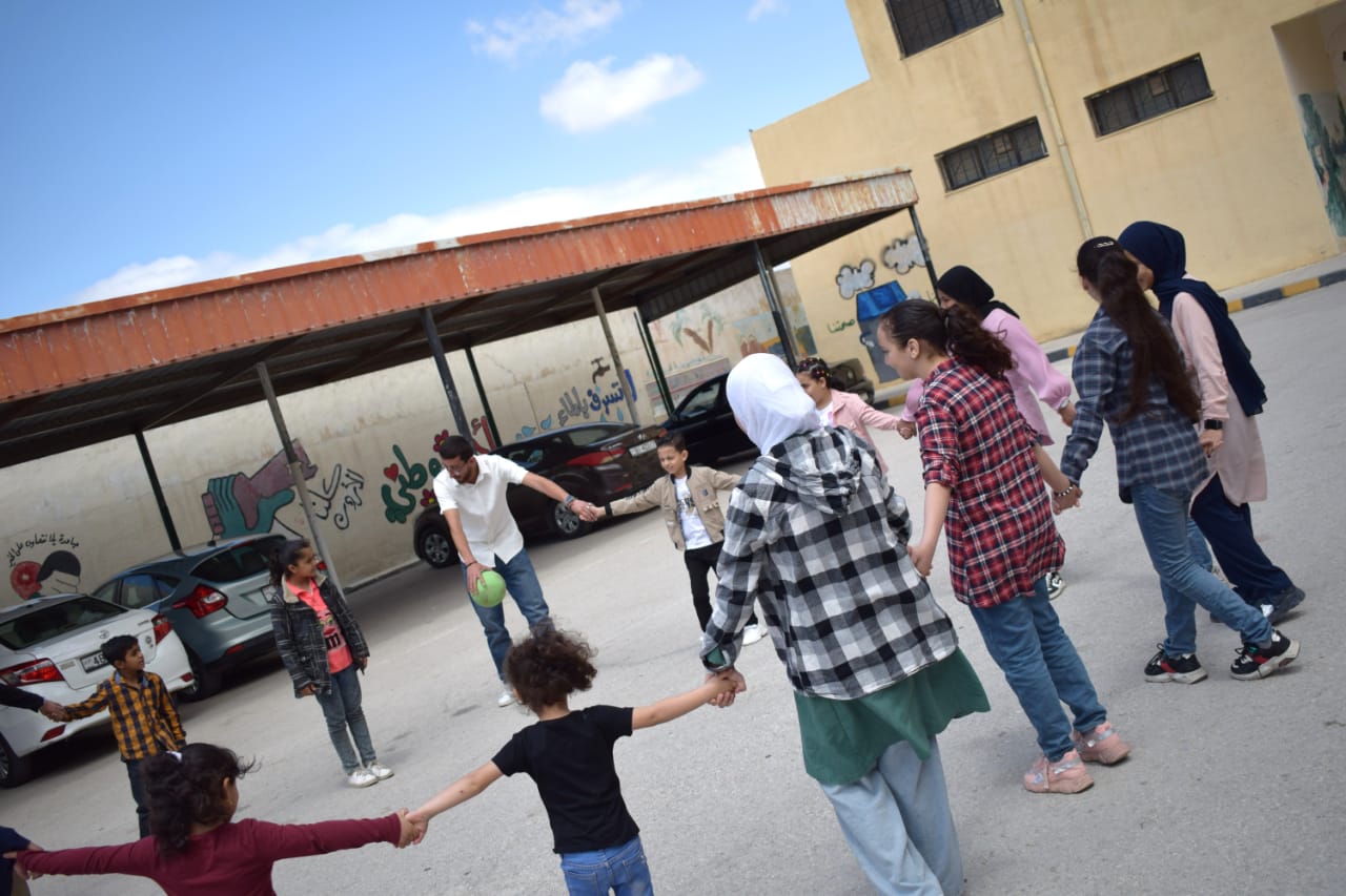 Madar Al-Saa Images 0.10616249250340404