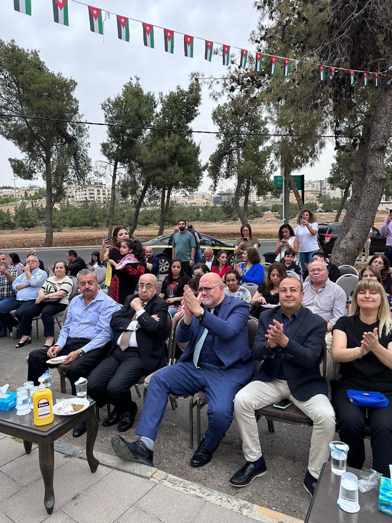 Madar Al-Saa Images 0.41753369344866065